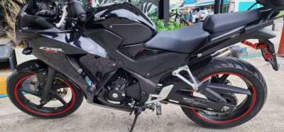 HONDA CBR 300 R 