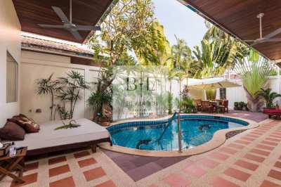 140k - 2 BEDROOMS LUXURY POOL VILLA IN THE HEART OF PRATUMNAK