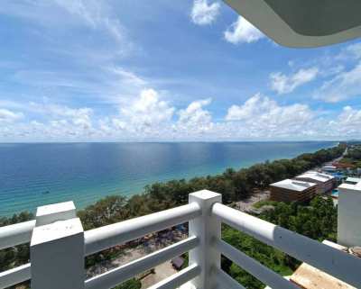 Great ocean views from the 19th floor in New World Condo-1,950,000 THB