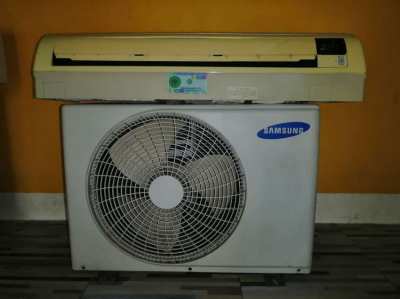 SAMSUNG AIR CONDITIONING UNIT