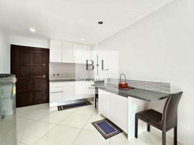 1.6MB - Charming 1 Bedroom unit overlooking the Pool of Park Lane