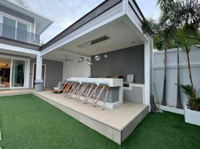 H429 Pool Villa For Sale in Near Phra Tamnak 5BR