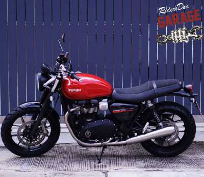 Triumph Red Korodo  Streettwin 900 Bonneville T100 2020 