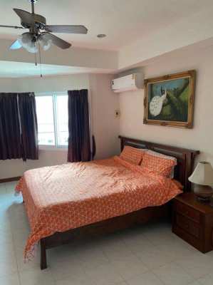 jomtien corner 1 bedroom 2 bathroom prime location 60 plus sq meter