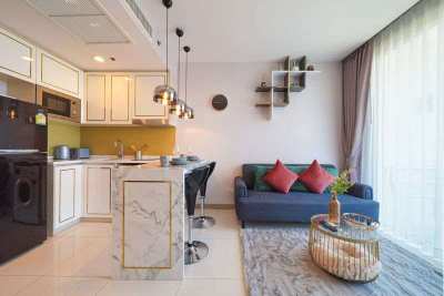 Riviera Wongamat Beautiful 1 Bed Condo For Sale! 