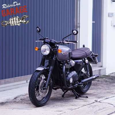 Beautiful 2016 Triumph Bonnevile Black T120 (Matt Graphite)