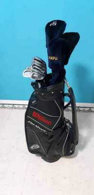 Complete set of golf clubs with bag