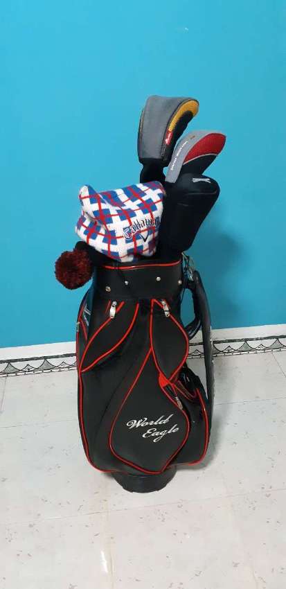 Complete set of golf clubs for beginner's