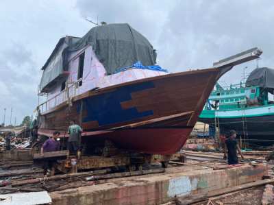 For Sale: Half-Finished Liveaboard Project