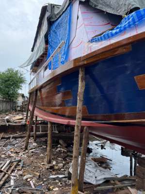 For Sale: Half-Finished Liveaboard Project