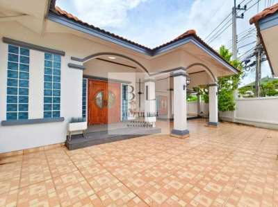 30,000 - RENT - CHARMING HOUSE FOR RENT IN THE EAST SIDE OF PATTAYA !