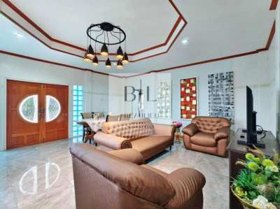 30,000 - RENT - CHARMING HOUSE FOR RENT IN THE EAST SIDE OF PATTAYA !