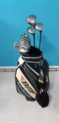 Complete set of golf clubs with bag - XXIO