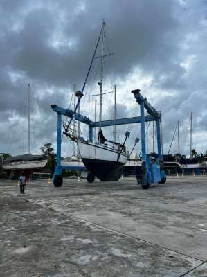 For Sale: Cutty Hunk 38 Cutter “Dondang Sayang” – A Classic Alan Pape 