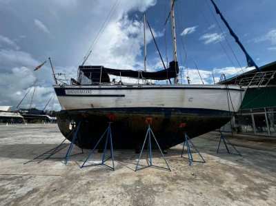 For Sale: Cutty Hunk 38 Cutter “Dondang Sayang” – A Classic Alan Pape 