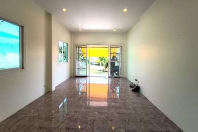 3,200,000 THB for this 2 bedroom house close to Narai road in Rayong!