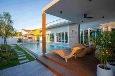 Centrally Located – Luxury New 3 Bedroom Pool Villa (39912)