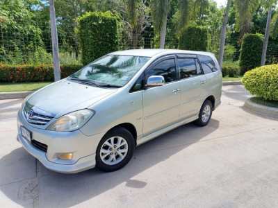 Toyota Innova 2012 