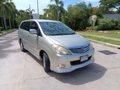 Toyota Innova 2012 