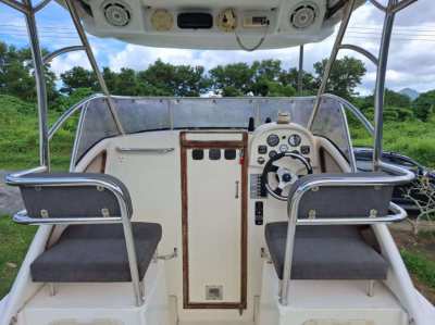 Catamaran 2 x 90 hp with cabin, well maintained