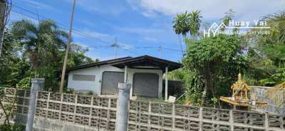 #3459 House for renovation / demolition in quiet community