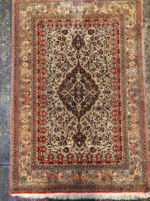 Qum silk carpet