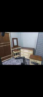 bedroom furniture set 