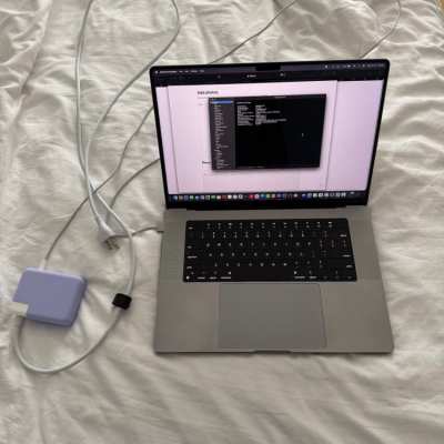 MacBook Pro 16 M2 Max 64GB 4TB 38 Core GPU Final Cut Pro