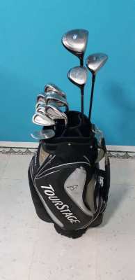 Complete set of golf clubs - Tourstage