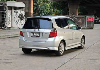 Honda Jazz 1.5 I-VTEC AT model 2006 / 2007