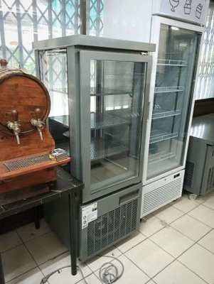 Refrigerator food display case