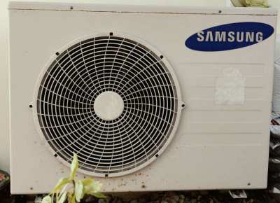 large Samsung air conditioner, fully functional