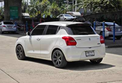 Suzuki Swift 1.2 GL CVT model 2021