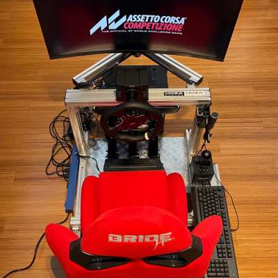 REDUCED - Nearly New Moza Sim Racing Rig 