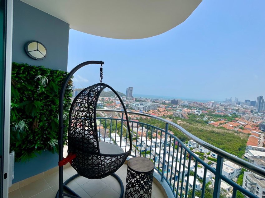 Supalai Mare 2 bedroom high floor sea view 