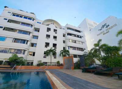 Near Walking Street, Pattaya Beach condo for SALE!! at 3.6 million Bah