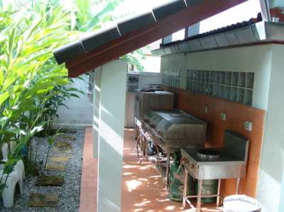 Custom 3 Bdrm Home  + Guest House in Sunpukwan Hangdong Chiangmai