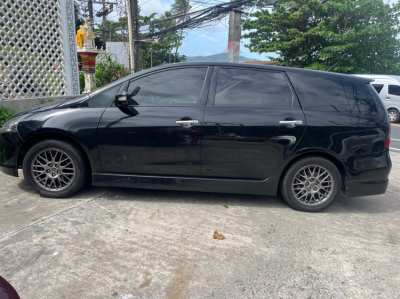 Mitsubishi Space Wagon for sale