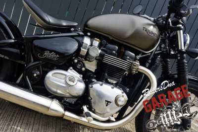 Beautiful Triumph Bonneville Bobber T120 6000Km Matte Ironstone 2018