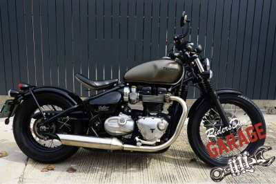 Beautiful Triumph Bonneville Bobber T120 6000Km Matte Ironstone 2018