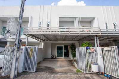 Modern 2-Bedroom Townhouse for Sale at Urbana 2, Mae Hia (UBN2011)