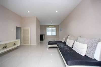 Modern 2-Bedroom Townhouse for Sale at Urbana 2, Mae Hia (UBN2011)