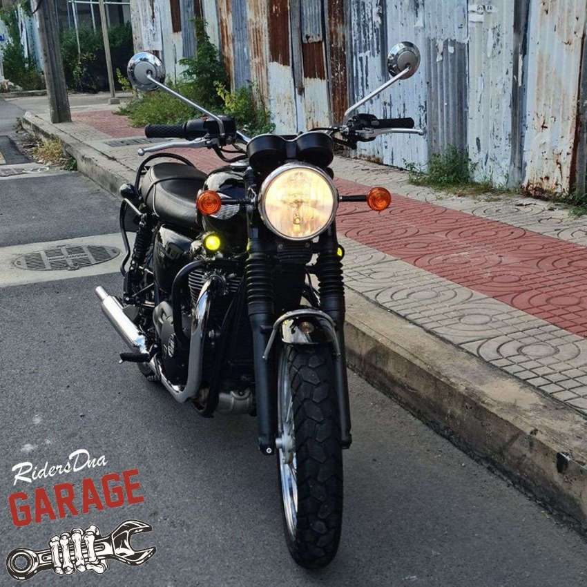 Beautiful Triumph Bonneville Black T100 2016, Ready to ROCK n ROLL. 