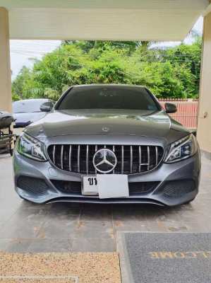 Mercedes Benz C350e Hybrid - 2017 to sell. 92000 km at 25/10. Good car