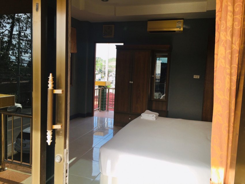 1-Bed 1-Bath Studio Type Room Near Bangrak Beach