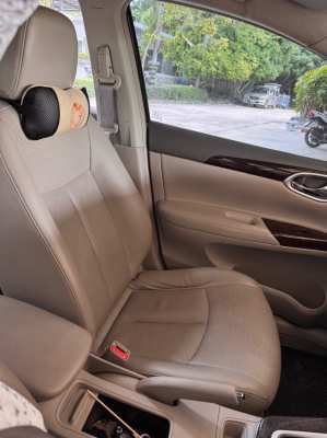 Car for rent : Nissan Sylphy