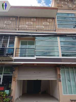 Commercial building, Soi Khao Talo, Pattaya, for rent. • 1st floor can