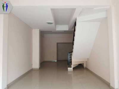 Commercial building, Soi Khao Talo, Pattaya, for rent. • 1st floor can