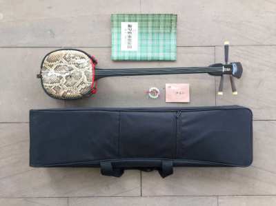  Sanshin Okinawa Shamisen with Bag (Made in Okinawa, Japan)