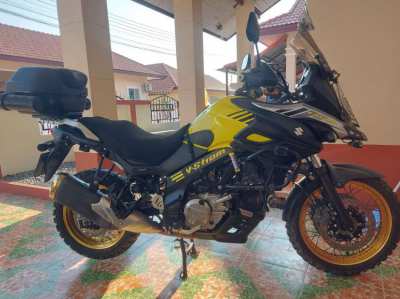 Suzuki V STROM XT 2017 in perfect condition, nothing to do. Fully acce